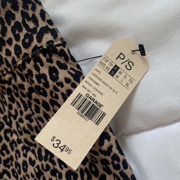 garage leopard/cheetah print mini skirt with small slit on side - Picture 3 of 3